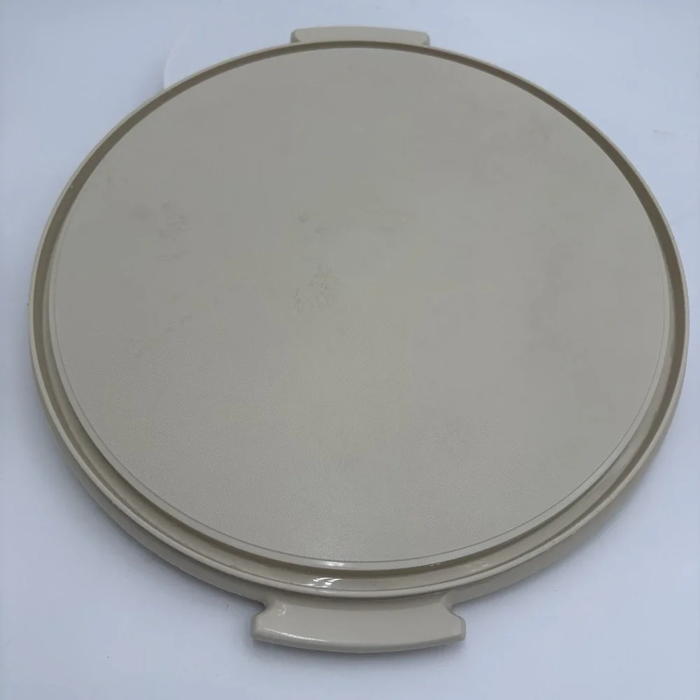 Tupperware vtg cake